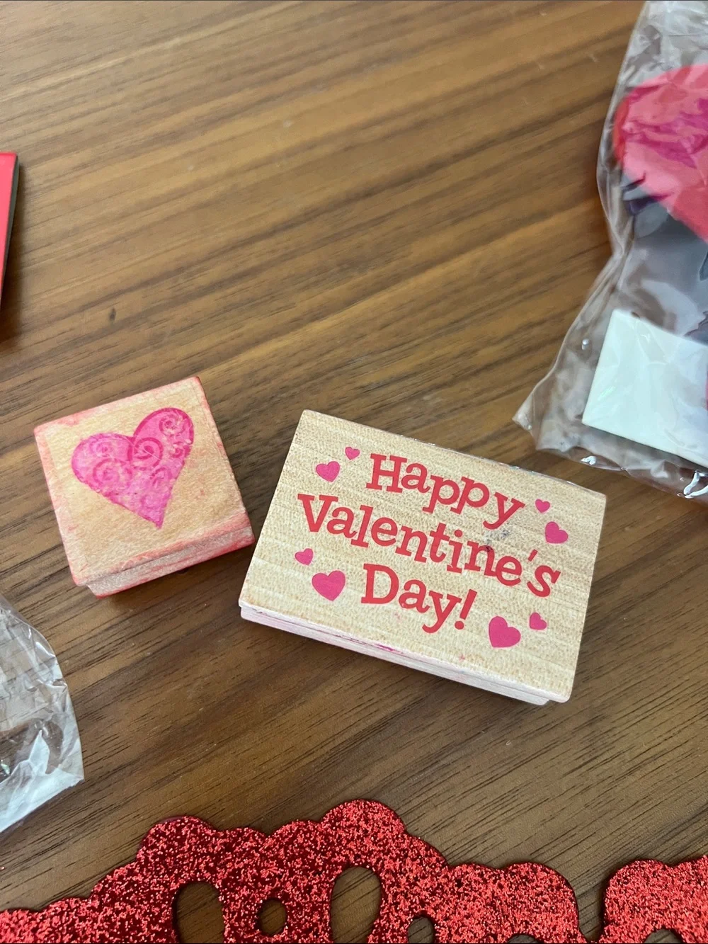 🟣 BOGO! Valentine Decorations Bundle